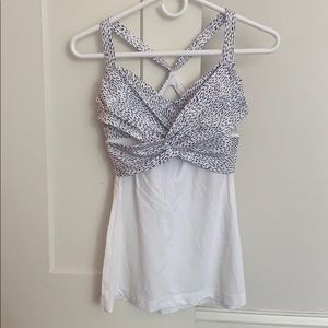 Lululemon tank *never worn* size 6